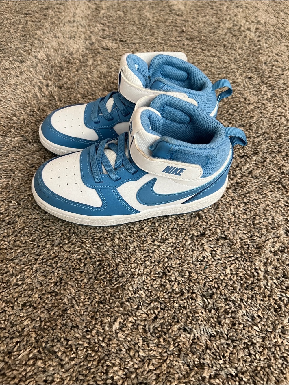 Nike Kids High-Top Sneakers in Sky Blue and White
